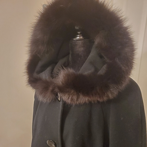 Collection" Toni Plus" Coat - Picture 4 of 8